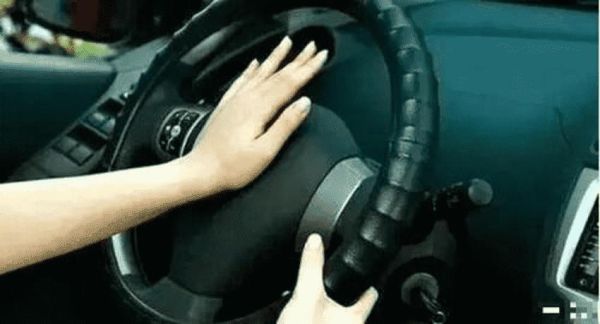 如何关闭游戏声音？gta5手游怎样按喇叭