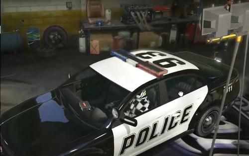 GTA4如何按喇叭?还有警车(救护车……)如何发出警笛声？手游版gta5如何按喇叭